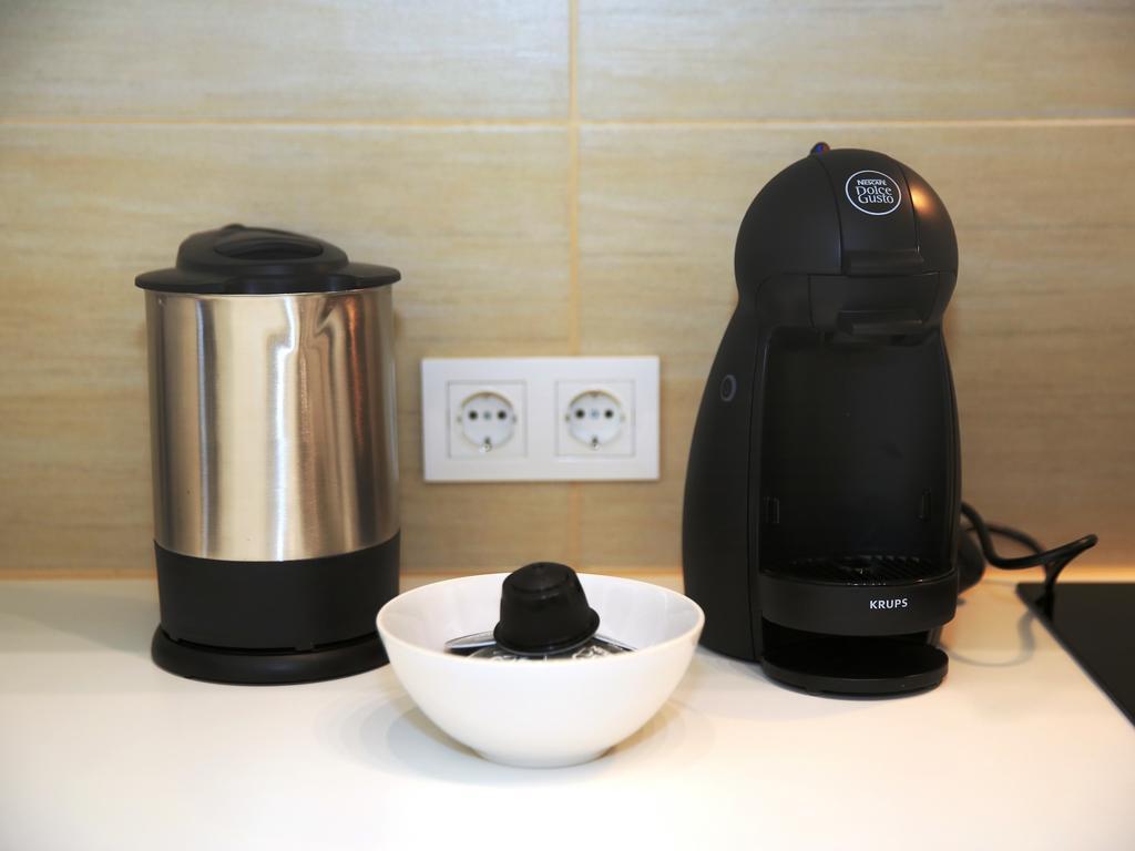Flatprovider Comfort Eduard Apartment - Contactless Check In Vienna Room photo