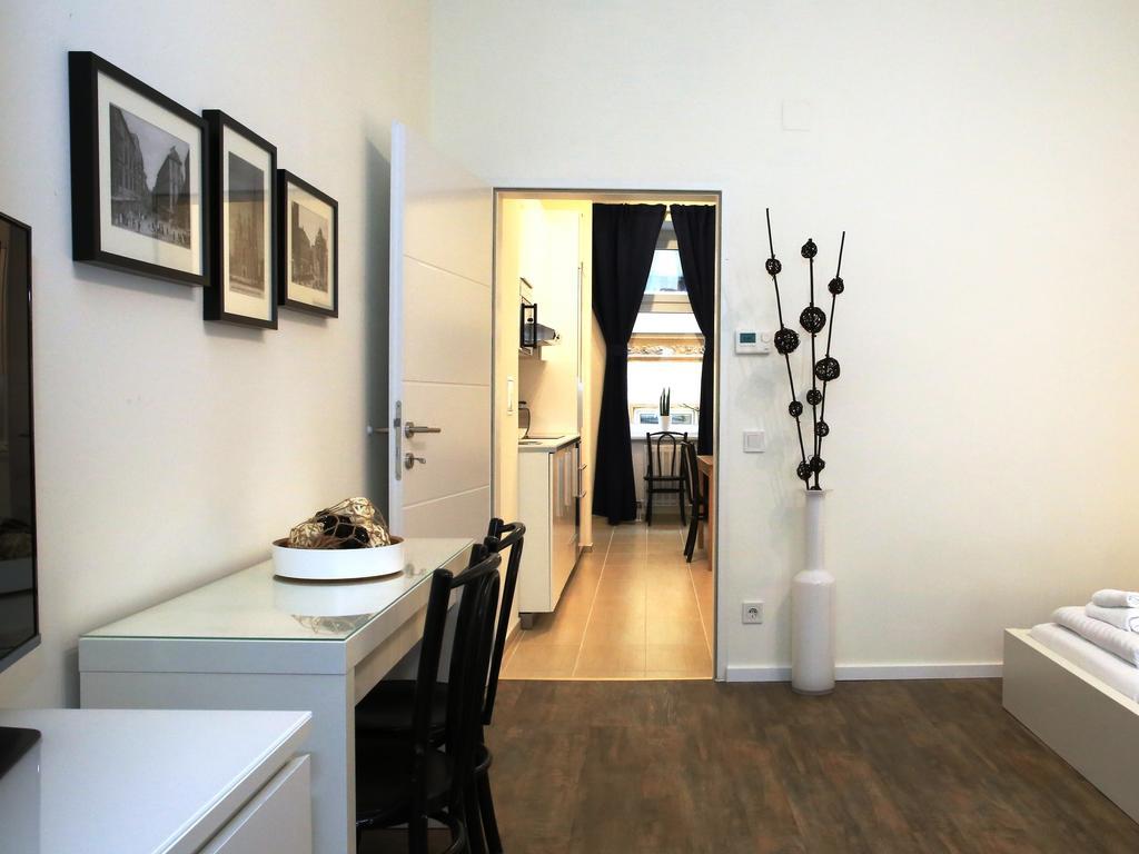 Flatprovider Comfort Eduard Apartment - Contactless Check In Vienna Room photo